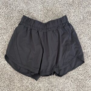 Lululemon Track That Mid-Rise Lined Short 5”